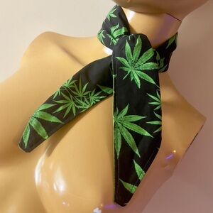 Black and Green Leaf Print Scarf